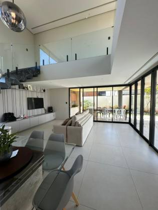 Casa Nova no Alphaville Sergipe – Frente Leste de Esquina