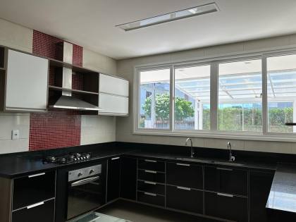 Casa de Alto Padrão no Condomínio Ravines – Aruana