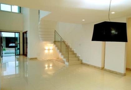 Casa de Alto Padrão no Condomínio Ravines – Aruana