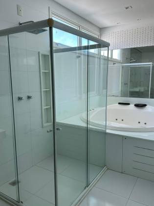 Casa de Alto Padrão no Condomínio Ravines – Aruana