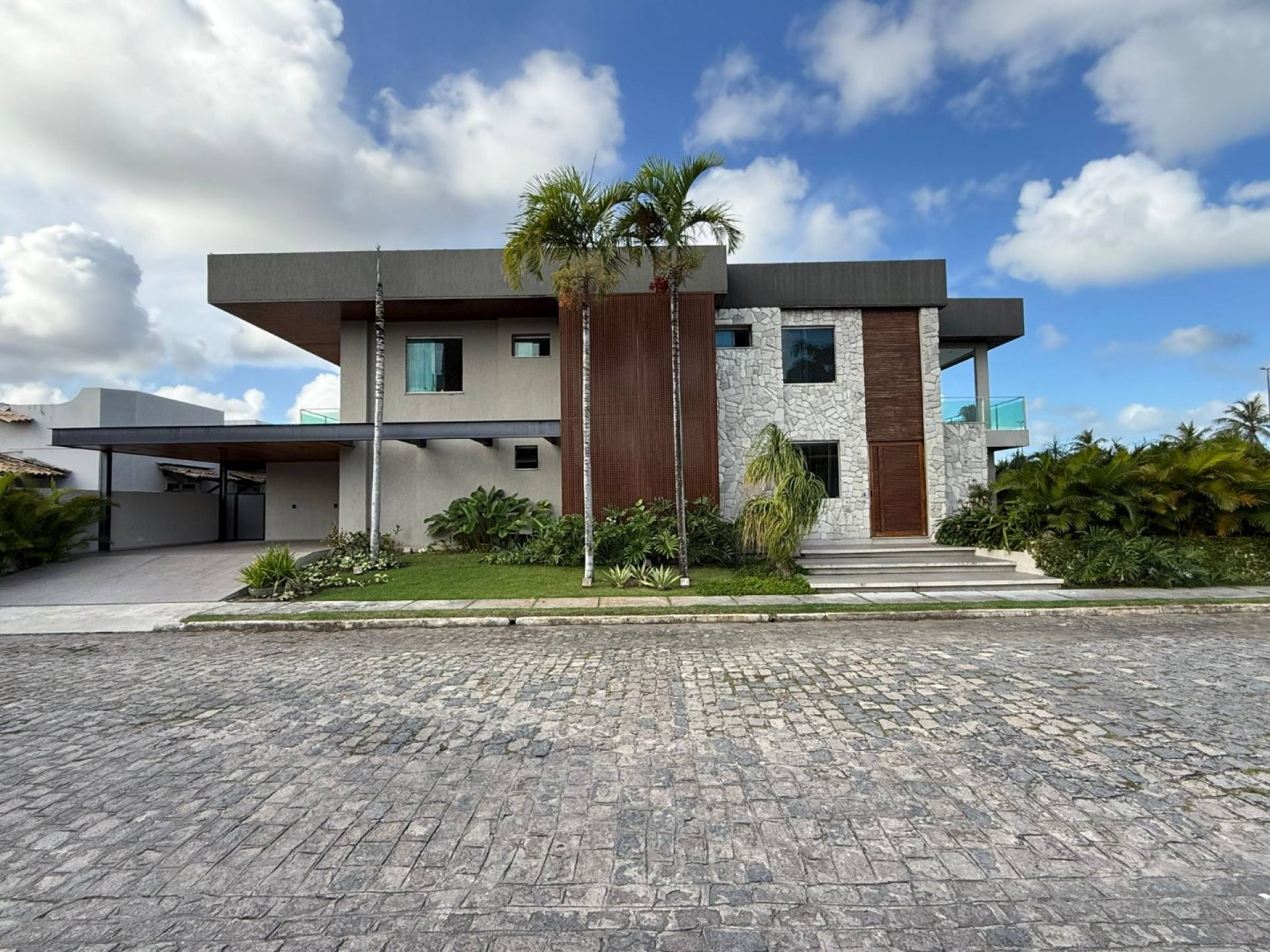 Casa de Alto Padrão no Condomínio Maria Rezende Machado - Aruana
