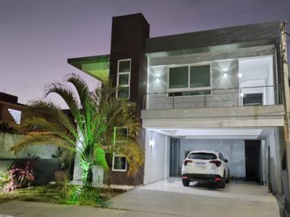 Casa à Venda no Condomínio Rota do Sol - Frente Leste | Próximo a praia