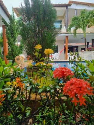 RESIDÊNCIA DE ALTO PADRÃO PRÓXIMA À PRAIA DE ATALAIA