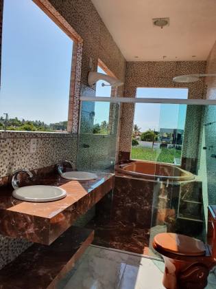 RESIDÊNCIA DE ALTO PADRÃO PRÓXIMA À PRAIA DE ATALAIA