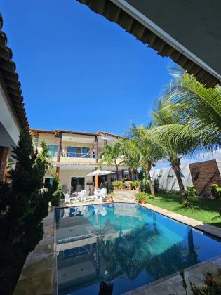 RESIDÊNCIA DE ALTO PADRÃO PRÓXIMA À PRAIA DE ATALAIA