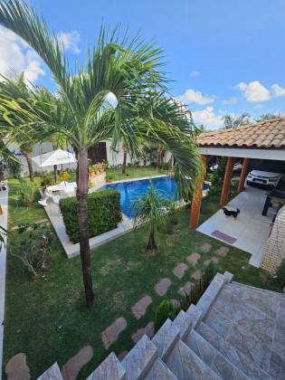 RESIDÊNCIA DE ALTO PADRÃO PRÓXIMA À PRAIA DE ATALAIA