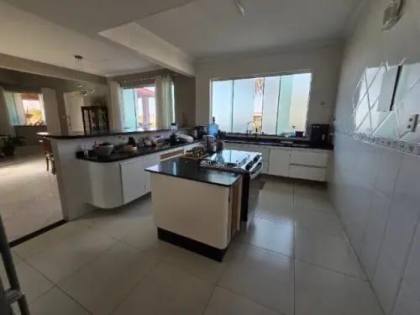 Excelente casa à venda no Condomínio Costa Marina na Aruana