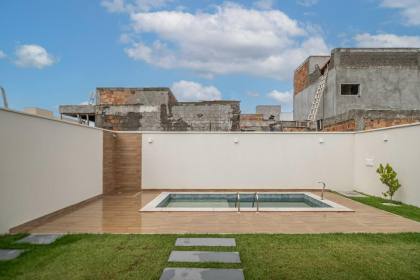 Casa à Venda no Condomínio Morada do Lago – A 800m da Praia!