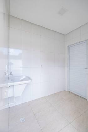 Casa à Venda no Condomínio Morada do Lago – A 800m da Praia!