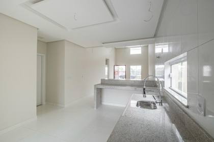 Casa à Venda no Condomínio Morada do Lago – A 800m da Praia!