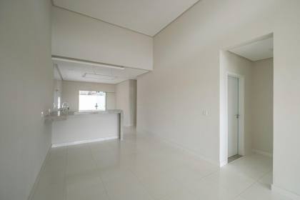 Casa à Venda no Condomínio Morada do Lago – A 800m da Praia!