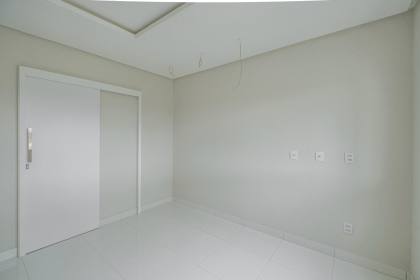 Casa à Venda no Condomínio Morada do Lago – A 800m da Praia!