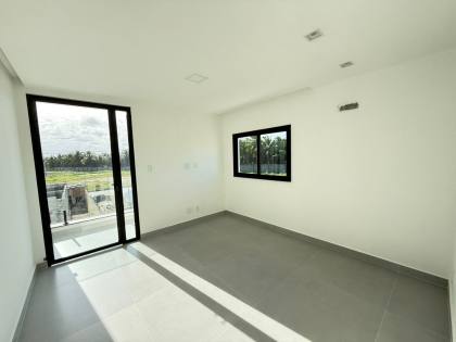 Belíssima Casa Duplex no Condomínio Villaredo Barra – Pé na Areia com Estrutura de Resort!