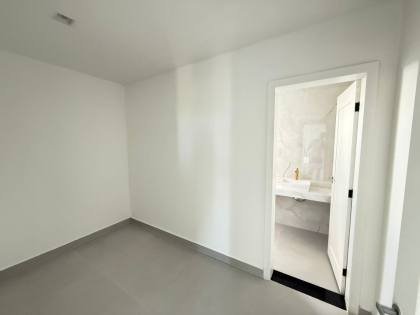 Belíssima Casa Duplex no Condomínio Villaredo Barra – Pé na Areia com Estrutura de Resort!