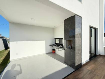 Belíssima Casa Duplex no Condomínio Villaredo Barra – Pé na Areia com Estrutura de Resort!