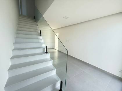 Belíssima Casa Duplex no Condomínio Villaredo Barra – Pé na Areia com Estrutura de Resort!