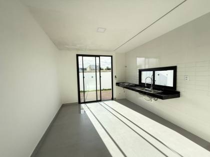 Belíssima Casa Duplex no Condomínio Villaredo Barra – Pé na Areia com Estrutura de Resort!