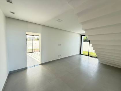 Belíssima Casa Duplex no Condomínio Villaredo Barra – Pé na Areia com Estrutura de Resort!