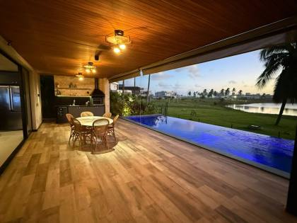 Belíssima casa à venda no Residencial Damha