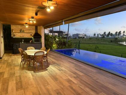 Belíssima casa à venda no Residencial Damha