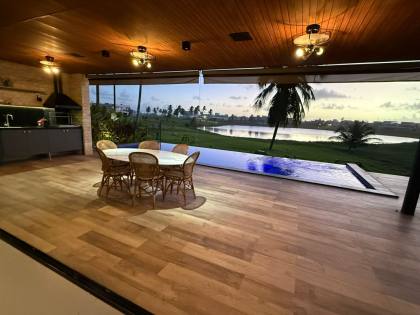 Belíssima casa à venda no Residencial Damha