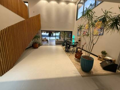 Belíssima casa à venda no Residencial Damha