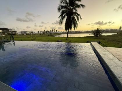 Belíssima casa à venda no Residencial Damha