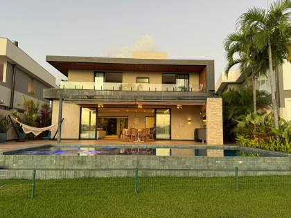 Belíssima casa à venda no Residencial Damha