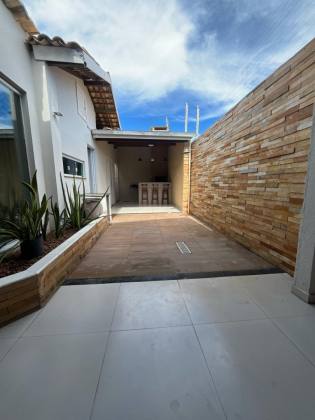 Casa no Condomínio Via Mares