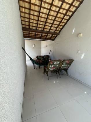 Casa no Condomínio Via Mares