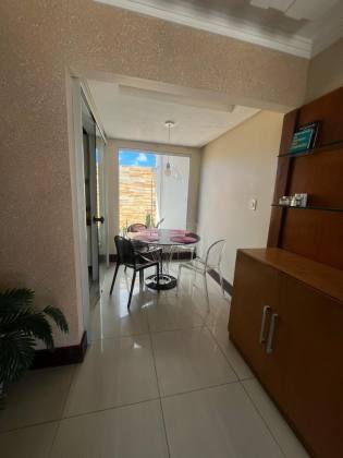 Casa no Condomínio Via Mares