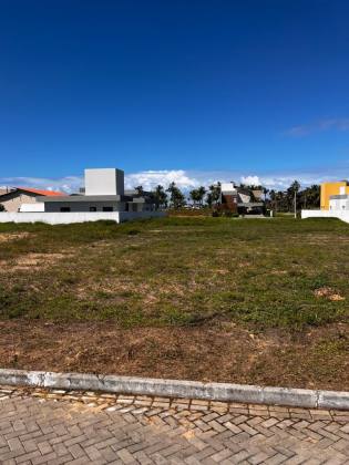 Terreno à Venda no Condomínio Ville Al Maré