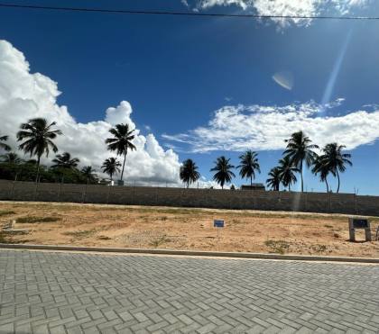 Lote à venda condomínio pé na areia – Padang Beach Residence