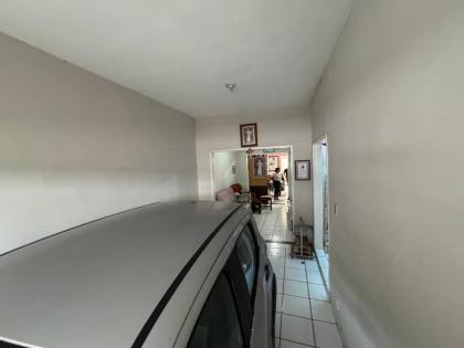 Casa à Venda em rua pública no Bairro 13 de Julho - Aracaju/SE