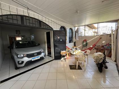 Casa à Venda em rua pública no Bairro 13 de Julho - Aracaju/SE