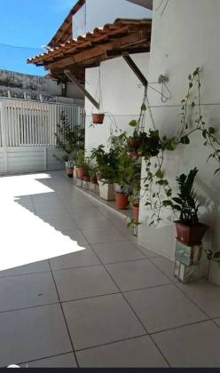 CASA DUPLEX À VENDA – CONJUNTO JK / JABOTIANA