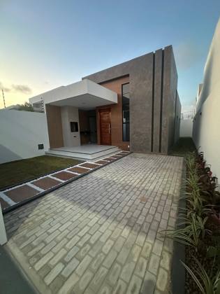 Casa à Venda no Luar da Barra – Fino Acabamento!