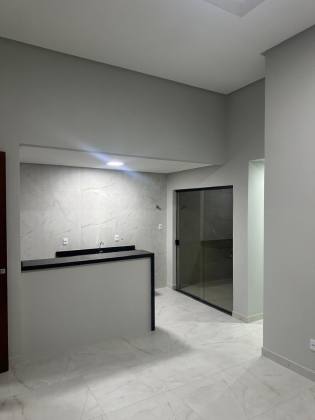 Casa à Venda no Luar da Barra – Fino Acabamento!