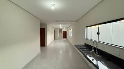 Excelente casa à venda– Condomínio Sol e Praia