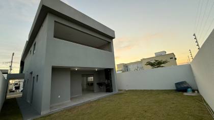 Excelente casa à venda– Condomínio Sol e Praia
