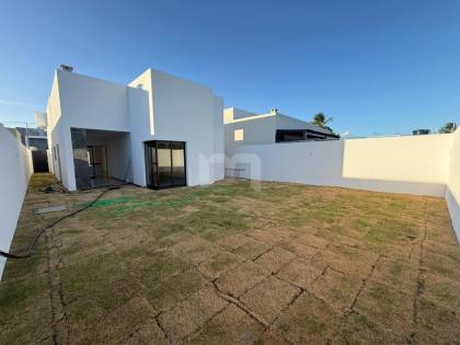 Excelente Casa à Venda — Condomínio Sol e Praia