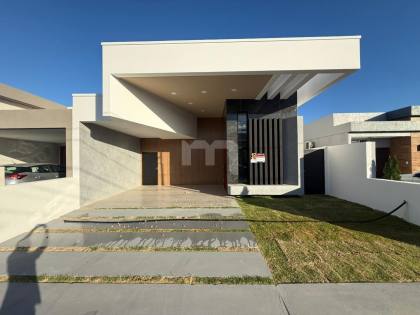 Excelente Casa à Venda — Condomínio Sol e Praia