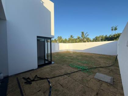 Excelente Casa à Venda — Condomínio Sol e Praia