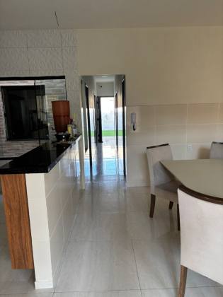 Casa à venda no bairro Aruana