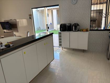 Casa à venda no bairro Aruana