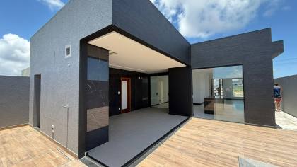 Casa Exclusiva no Condomínio Padang Beach!