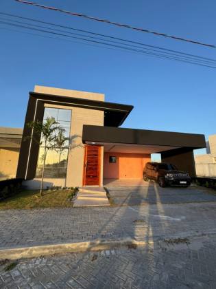 Casa Nova com PISCINA à venda no Maluí Residence!