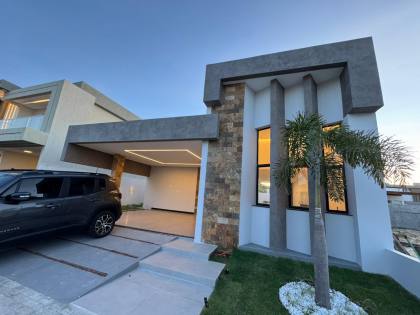 Oportunidade Única: Casa de Alto Padrão no Condomínio Maluí Residence!