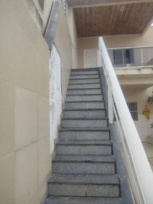 Casa com 2 Pavimentos e Piscina na Barra dos Coqueiros– Espaço e Conforto!