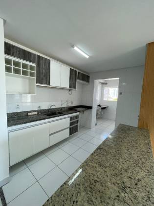 ​Oportunidade no Condomínio Clube Atalaia – Conforto, Lazer e Vista Mar!